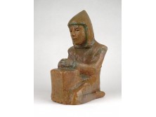 Keramikus xx század: Térdelő imádkozó fiú szobor 21.5 cm