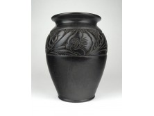 Régi virágdíszes feketecserép váza 20 cm