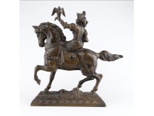 Antik lovon ülő solymász bronz szobor talapzaton 20 cm