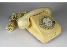 Retro vajszínű vezetékes telefonkészülék CB76MM 1982
