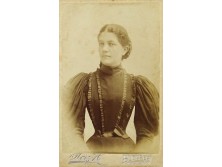 Antik női portré fotográfia 9.5 x 6 cm HERZ HENRIK BUDAPEST