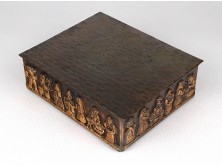 Iparművészeti cigaretta kínáló bronz doboz