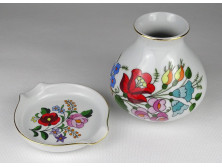 Kalocsai népi motívumos porcelán váza és hamutál