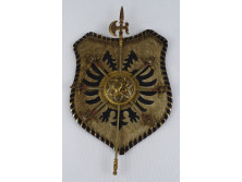 Lószőrös címerpajzs toledói kardokkal lándzsával 28.5 x 17 cm
