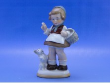 Régi Fasold & Stauch porcelán kislány figura