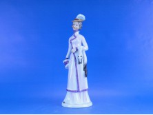 Jelzett nagyméretű porcelán nő figura