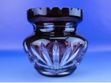 Bordóra színezett csiszolt üveg váza