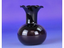 Fodros szélű vékony fújt üveg váza