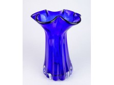 Művészi öblös kék üveg váza 27.5 cm
