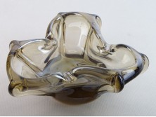 Fújtüveg BOHEMIA művészi üveg hamutál 21 cm
