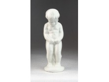Pisiló brüsszeli kisfiú porcelán szobrocska