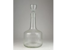Csiszolt üveg ital kínáló dugóval 28 cm