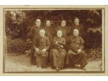 Régi iskolai fotográfia bencés tanárok csoportképe 9.5 x 14.5 cm