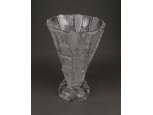 Csiszolt talpas üveg váza 26 cm