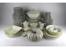Régi 12 személyes KAHLA porcelán étkészlet, süteményes, kávés és teás készlet, 119 darab