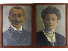 Régi, nagyméretű, vékony fa fotó keret pár, bennük régi portré fotók