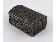 Antik domború mintájú, fém ékszertartó dobozka - kincses ládikó 10 x 7 x 5.5 cm