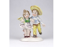 Régi kisméretű Bertram jellegű porcelán figura - kislány virággal fiucska kalapban 12 cm 