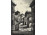 Mediterrán utcarészlet fekete - fehér kép keret nélkül fatáblán 40 x 28 cm