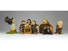 Szerzetesek 4 darab műgyanta figura
