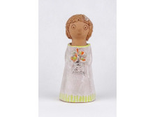 Antalfiné Szente Katalin : Menyasszony virágcsokorral kerámia figura 14.7 cm