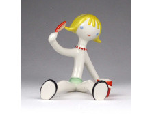 Régi homokozó kislány Aquincum porcelán figura